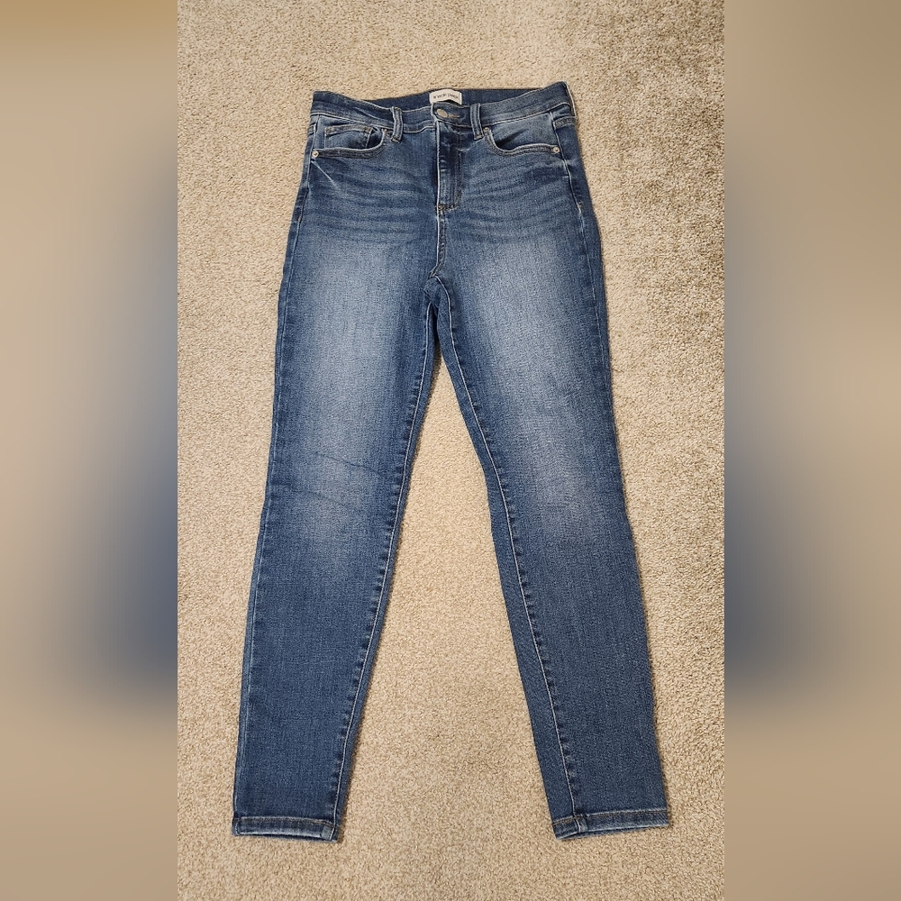 Sneak Peek Jeans